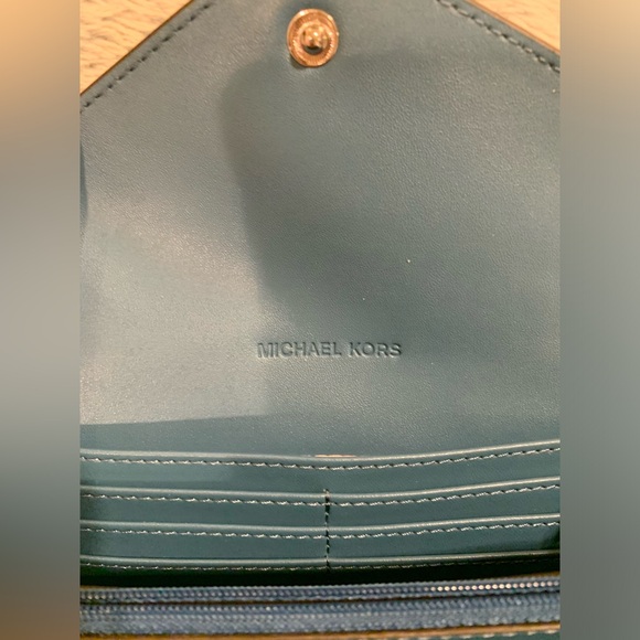 💎 MICHAEL KORS JET SET TRAVEL LARGE LOGO ENVELOPE CONTINENTAL WALLET IN TEAL💎 - Picture 4 of 8